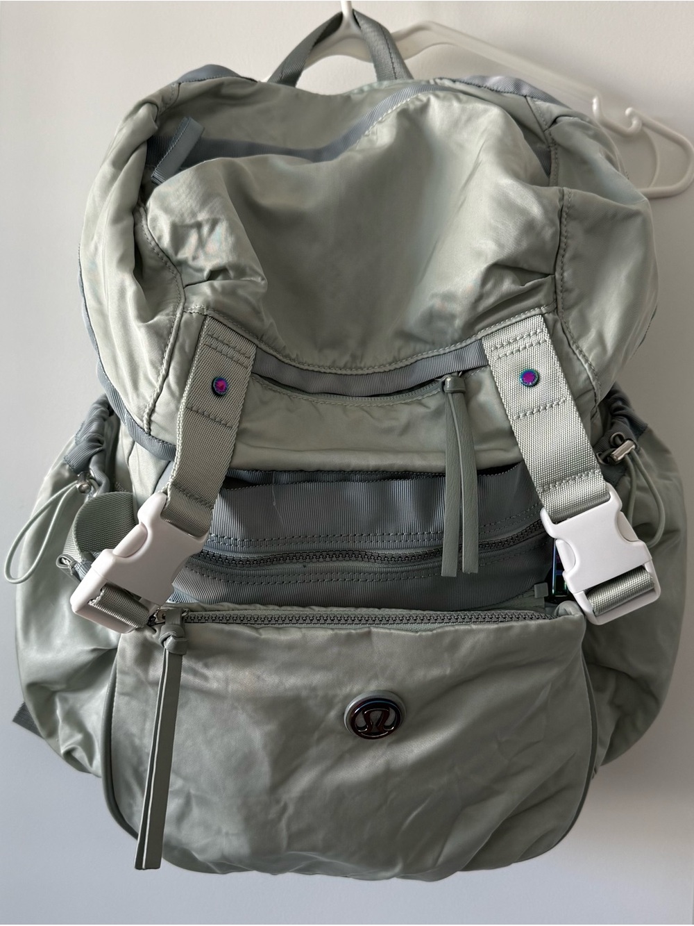 Lululemon 2-in-1 Traveling Yogini Rucksack 25L Sage Green Rainbow Hardware Rare